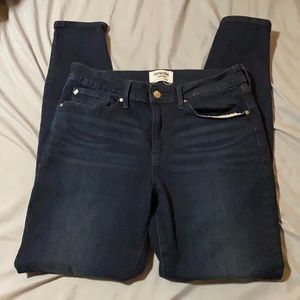 Mid-rise skinny jeans